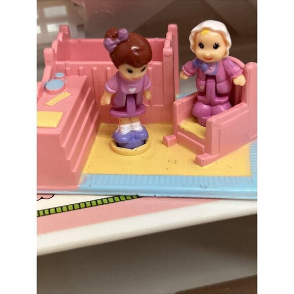 My Pretty Dollhouse Pink Palace Set Vintage 1994 Lewis Galoob w/extra figures - Picture 8 of 11